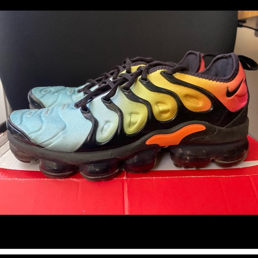 Air Vapormax, size 8.